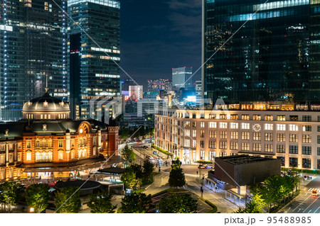 【東京都】夜の東京駅前 【東京都】夜の東京駅前 95488985