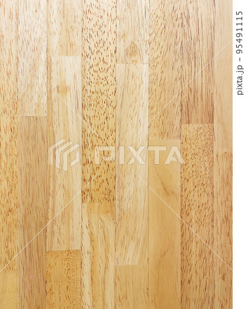 明るい薄茶色の木目のあるブナ集成材の板の表面の縦長の背景画像 明るい薄茶色の木目のあるブナ集成材の板の表面の縦長の背景画像 95491115