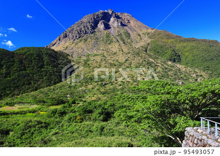 【長崎県】晴天の雲仙岳（平成新山） 95493057