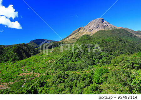 【長崎県】晴天の雲仙岳（平成新山） 95493114