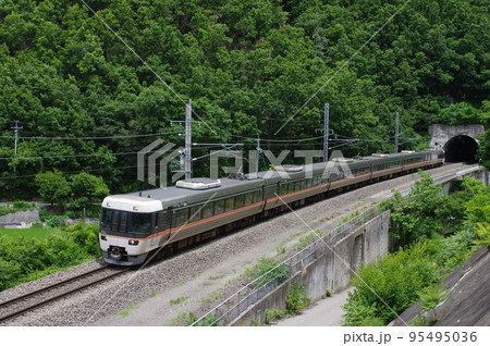 篠ノ井線 明科付近 特急しなの383系 95495036