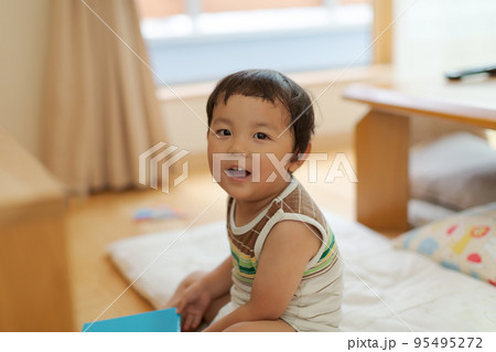 2 years old 95495272