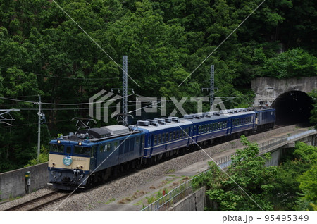 篠ノ井線 坂北付近 篠ノ井線120周年号 EF64 95495349