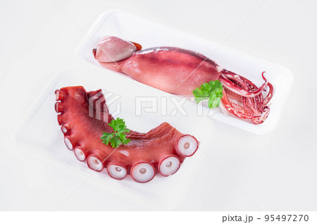 ボイルしたイカとタコ 95497270