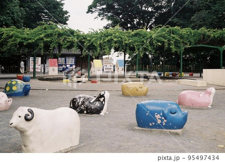 公園の遊具 公園の遊具 95497434