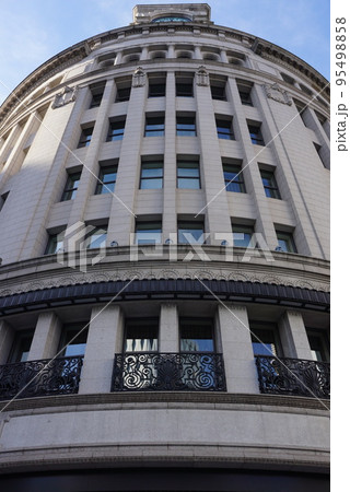 東京銀座に佇む老舗高級デパート銀座和光のセイコーハウス銀座の時計塔 東京銀座に佇む老舗高級デパート銀座和光のセイコーハウス銀座の時計塔 95498858