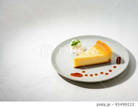 ベイクドチーズホイップクリーム添え 95499222