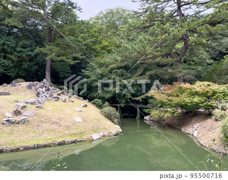 秋冷の栗林公園（10月上旬） 95500716