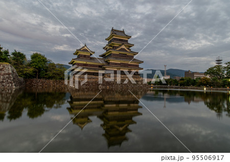 国宝松本城 夕景 国宝松本城 夕景 95506917