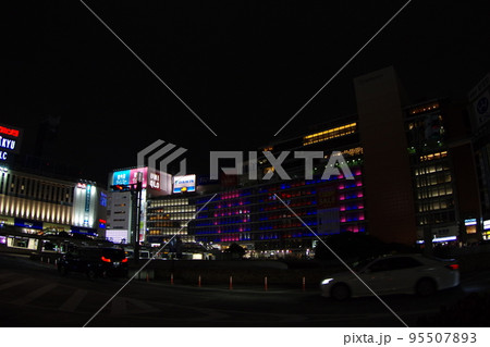 新宿駅西口 2022年の夜景 2 95507893