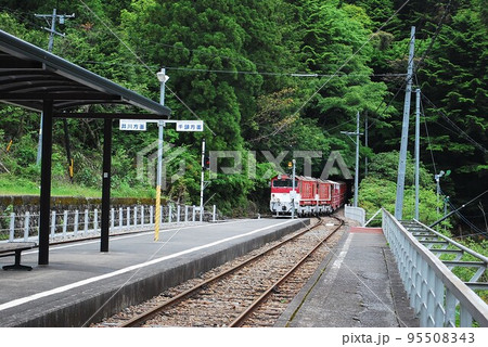 静岡県島田市　大井川鐵道    大井川流域鉄道    SL　アプト式ラック鉄道 平成20年撮影 95508343