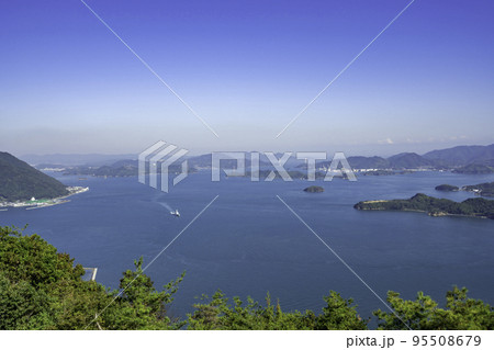 三原 筆影山展望広場からの眺望 向島と因島 広島県三原市 三原 筆影山展望広場からの眺望 向島と因島 広島県三原市 95508679