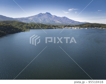 野尻湖と妙高山 長野県信濃町(ドローンによる空撮) 野尻湖と妙高山 長野県信濃町(ドローンによる空撮) 95510416