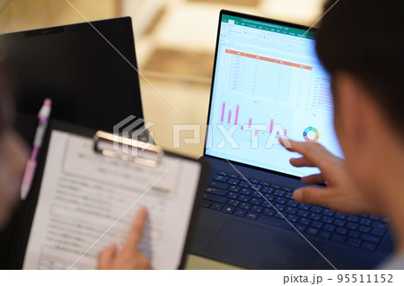 総務　経理　事務職　営業事務　一般事務　事務スタッフ　表計算　グラフ 95511152