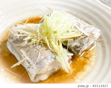 中国家庭料理・清蒸鮮帯魚（タチウオの中華蒸し） 95513927