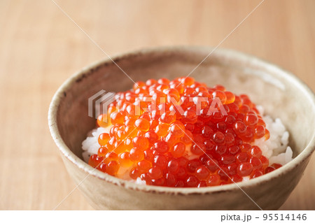 白いご飯に乗せたいくら醤油漬け 白いご飯に乗せたいくら醤油漬け 95514146