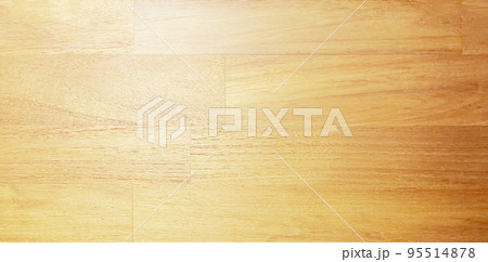 白木色の木目のあるチーク材の無垢材の表面の横長の背景画像 95514878