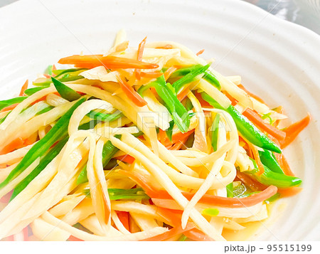 中国家庭料理・茭白三絲（マコモダケと彩り野菜の中華炒め） 95515199