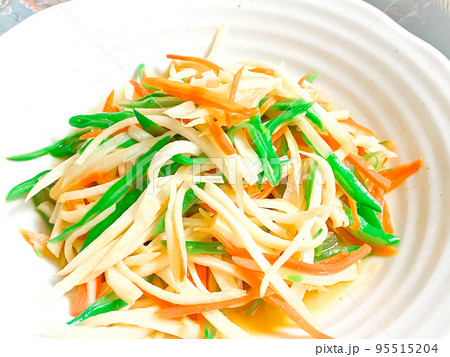 中国家庭料理・茭白三絲(マコモダケと彩り野菜の中華炒め) 中国家庭料理・茭白三絲(マコモダケと彩り野菜の中華炒め) 95515204