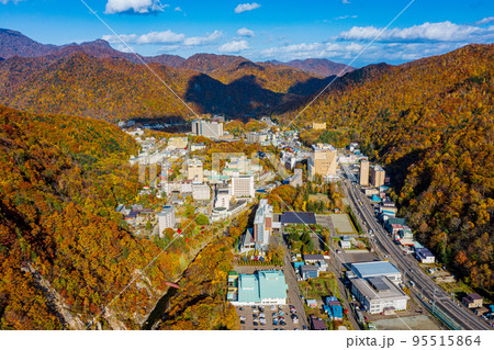 秋の北海道　定山渓温泉空撮 95515864