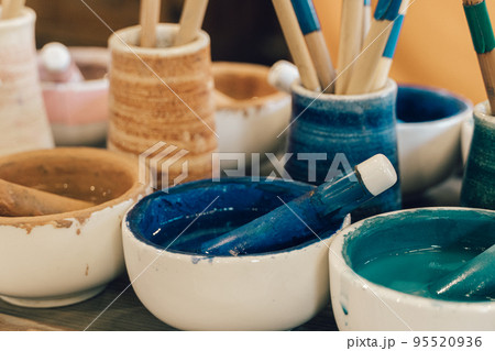 絵の具 95520936