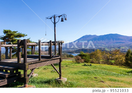愛妻の丘から見る浅間山 群馬県嬬恋村 愛妻の丘から見る浅間山 群馬県嬬恋村 95521033
