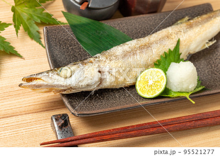 カマスの塩焼き 95521277