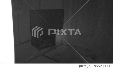 暗闇のテレビがある和室 暗闇のテレビがある和室 95521414