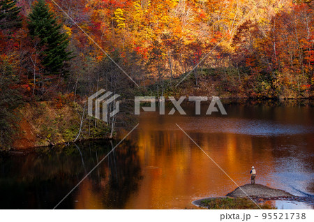 釣り人と紅葉(鳥崎八景)_165 釣り人と紅葉(鳥崎八景)_165 95521738