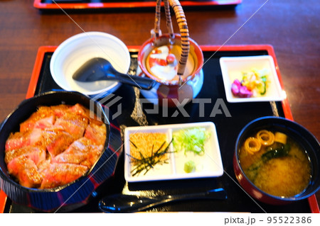 能登牛ステーキひつまぶし 能登牛ステーキひつまぶし 95522386