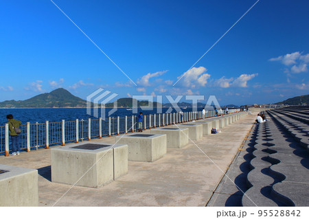 【愛媛県松山市】　大可賀釣り公園　興居島　瀬戸内海 95528842