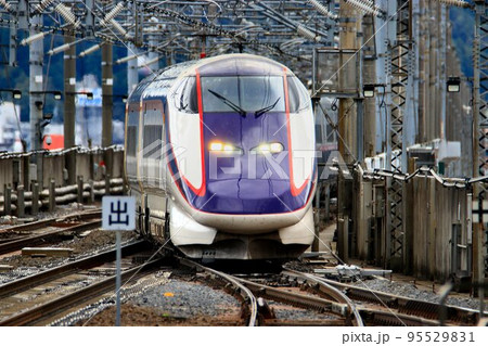 陸奥路を山形へ…　E3系・山形新幹線『つばさ』 95529831