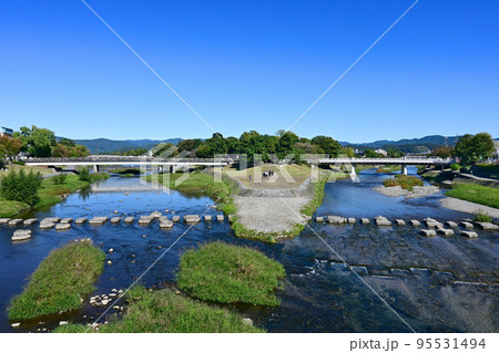 秋晴れの京都市下鴨の鴨川デルタが清々しい 秋晴れの京都市下鴨の鴨川デルタが清々しい 95531494