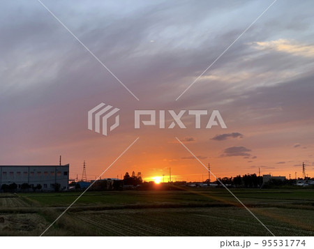 秋の夕暮れ 秋の夕暮れ 95531774