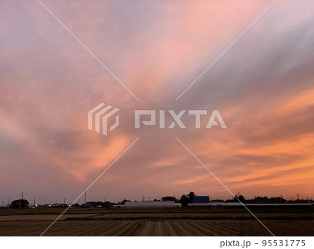 秋の夕暮れ 秋の夕暮れ 95531775