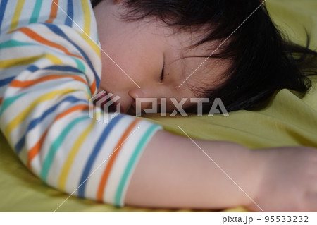 赤ちゃん ベビー 赤ん坊 95533232