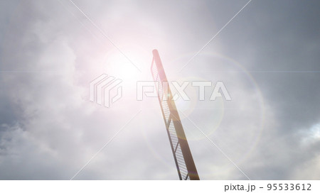野球場のライトポール 95533612