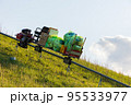 伊豆の大室山荷物用リフト 95533977