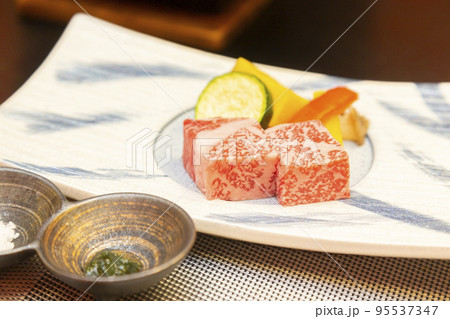 和牛のサイコロステーキ 和牛のサイコロステーキ 95537347