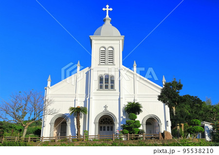 【熊本県】快晴の大江天主堂（天草） 95538210