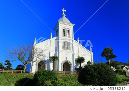 【熊本県】快晴の大江天主堂（天草） 95538212