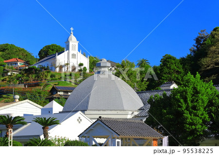 【熊本県】快晴の大江天主堂と天草ロザリオ館(天草) 【熊本県】快晴の大江天主堂と天草ロザリオ館(天草) 95538225