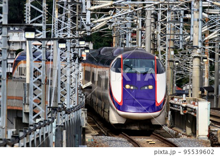 陸奥路を山形へ…　E3系・山形新幹線『つばさ』 95539602