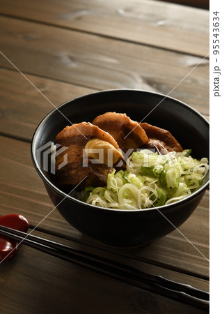 豚の角煮丼 95543634