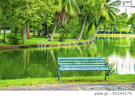 都会のオアシスルンピニー公園 95544274