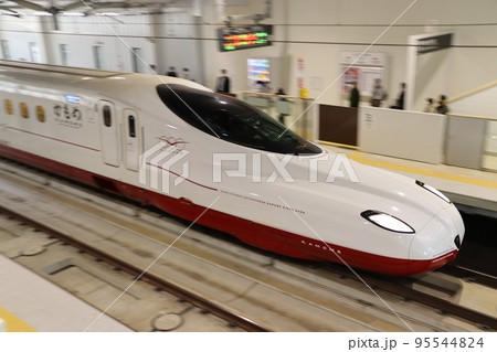 西九州新幹線かもめ号:N700S系(流し撮り) 西九州新幹線かもめ号:N700S系(流し撮り) 95544824