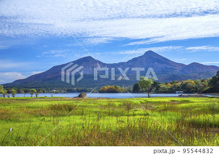 磐梯山と桧原湖 磐梯山と桧原湖 95544832