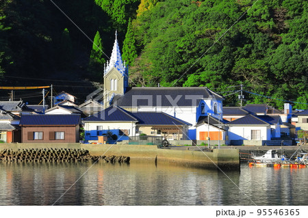【熊本県】快晴の﨑津教会天主堂と﨑津集落（天草） 95546365