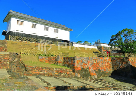 【熊本県】快晴の富岡城跡（天草） 95549143