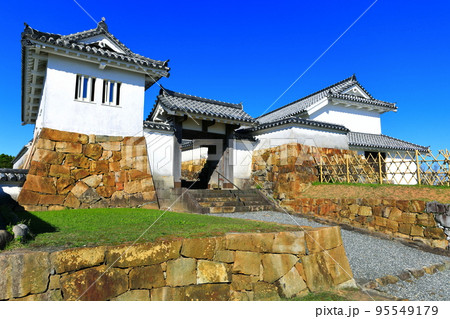 【熊本県】快晴の富岡城跡（天草） 95549179